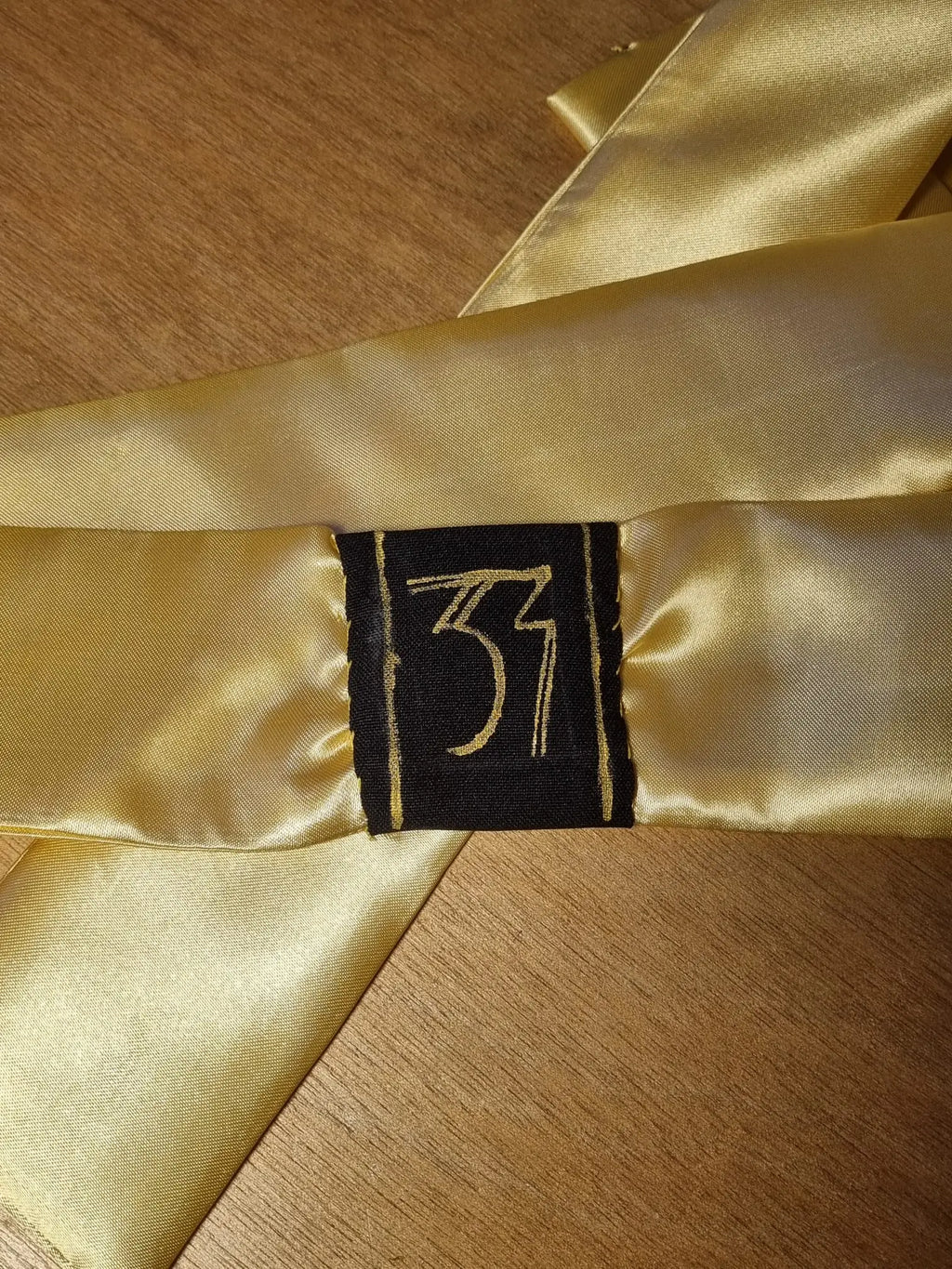 Brassard patch jaune sur-mesure pour cosplay Clair Obscur – Expédition 33